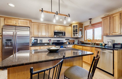 Arkdale Condo | Lovely home overlooking golf course with WiFi, AC, pool, hot tub - near lake