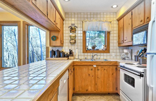 Plymouth Condo | Lovely Home w/Private Sauna, Tennis Court, & Hot Tub + Free WiFi, Wood Fireplace