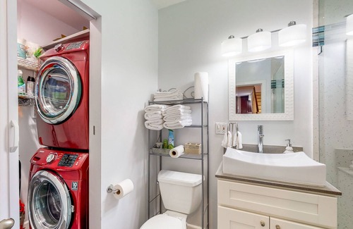 Eagle Rock House | Lovely home with a private patio, grill, & AC