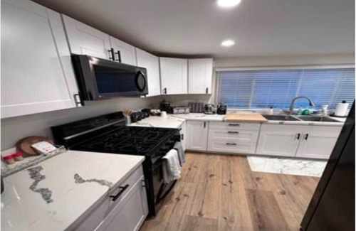 Simi Valley House | Lovely home with pool and jacuzzi