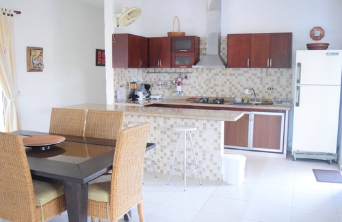 Melgar House | Lovely house in Carmen de Apicalá, Colombia, pool, condominium, bbq, green zones