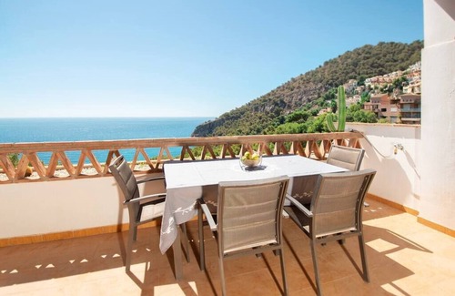 Almunecar Villa | Lovely house with sunny terraces, heated pool and sauna