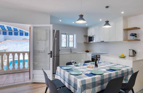 L'Escala Villa | Lovely house with private pool close to the beach. HUTG-067003