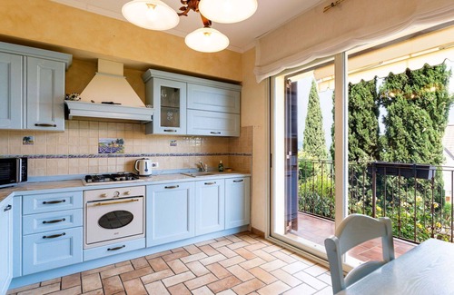 Borghetto Santo Spirito Villa | Lovely apartment in villa for 5 people with pool, A/C, WIFI, terrace, pets allowed and parking