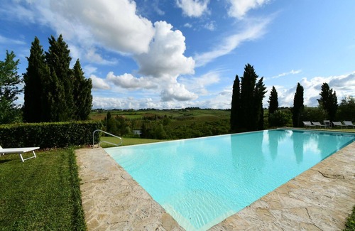 Ponte di Gabbiano Apartment | Lovely apartment for 3 guests with A/C, WIFI, pool, TV, pets allowed and parking, close to Siena