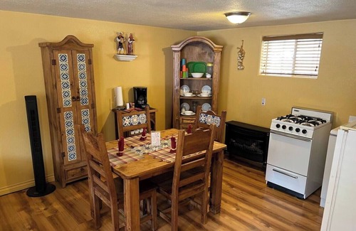 San Lorenzo Hotel | Lovely Kitchen Suite at Lake Roberts w/two queen beds