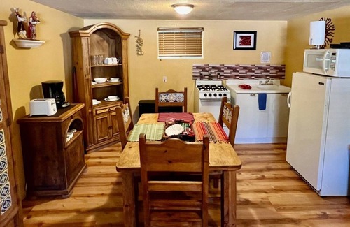 San Lorenzo Hotel | Lovely Kitchen Suite at Lake Roberts w/two queen beds