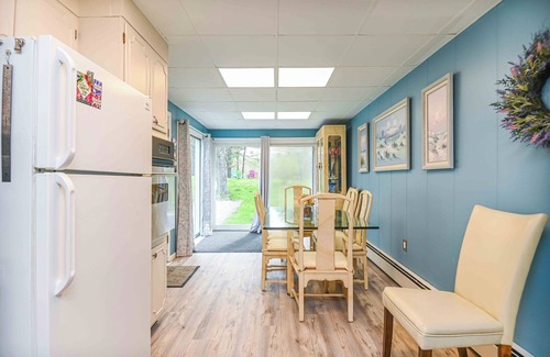 Kittery House | Lovely Kittery Country Retreat