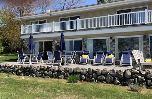 Charlevoix House | Lovely lakefront home with stunning view of the lake
