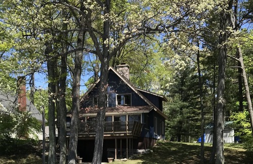Lake House | Lovely lakefront log cabin on Eight Point Lake. Relax or have fun in the lake!