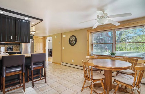 Traverse City House | Lovely Lakehouse by Grand Traverse Bay. Pet Friendly!