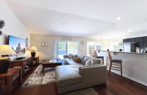 Buena Ventura Lakes House | Lovely Lakeside 4-Bed Pool Home at Villa Sol-3125