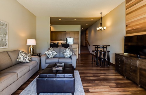 Chelan Condo | Lovely Lakeside Condo with Views and Access to Shared Hot Tub and Pools
