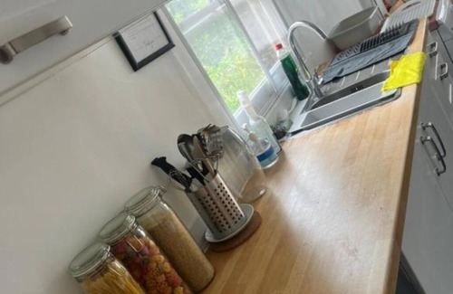 Cathall Apartment | Lovely Leyton London Apartment