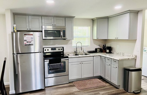 Jefferson House | Lovely little house great for your business or vocation stay.