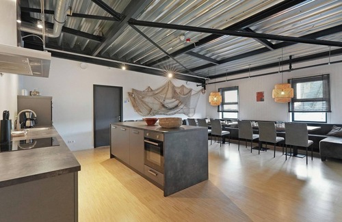 Stellendam House | Lovely loft on the first floor on the land side with a spacious open living room and kitchen.
