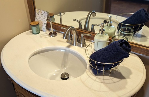 Lansing Condo | Lovely Loft Retreat in Lansing -- Balcony & Game room. Near MSU and Downtown