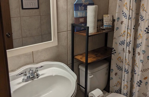 Lansing Condo | Lovely Loft Retreat in Lansing -- Balcony & Game room. Near MSU and Downtown