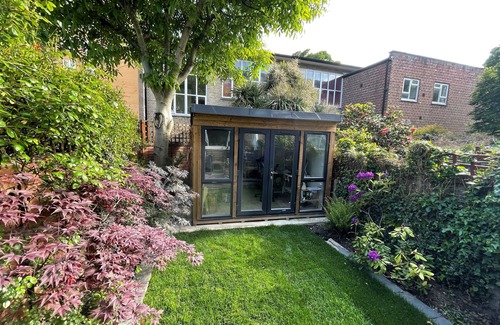 Hackney Apartment | Lovely London Fields 3 bed Home With Garden