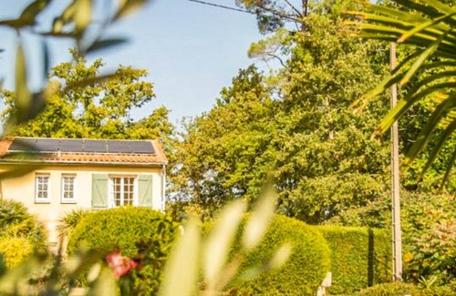 Fumel House | Lovely luxurious gite with large garden and private pool!