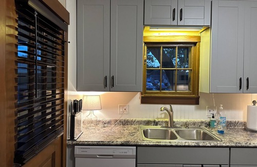Milwaukee House | Lovely Milwaukee/West Allis Bungalow Home ^ Only 12 min from RNC Convention