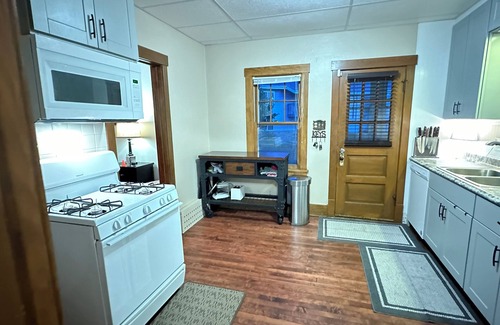 Milwaukee House | Lovely Milwaukee/West Allis Bungalow Home ^ Only 12 min from RNC Convention