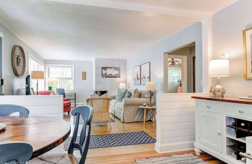 Newport East House | Lovely mix of Modern and Retro