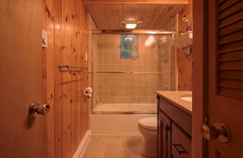 Jay House | Lovely Mountain Getaway for 6 in Ausable Acres