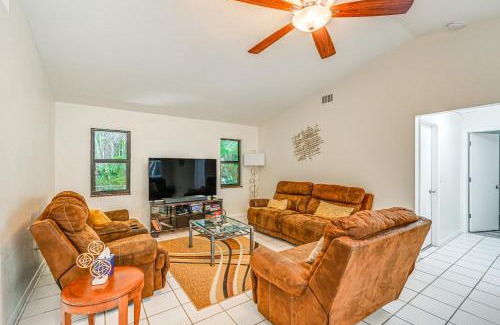 Naples House | Lovely Naples Home Backyard Oasis with Pool!