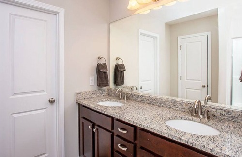Columbia House | Lovely New Home Close to Everything