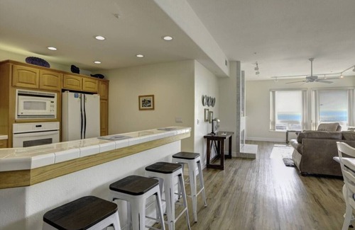 Downtown Condo | Lovely Ocean Front Condo