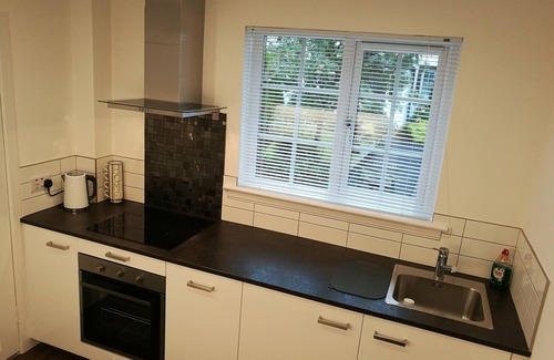 South Galson Apartment | Lovely One Bed Apartment Tranquil Setting 5 Min Drive to City