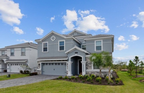 Davenport Condo | Lovely Pool Home with Spa and Game Room
