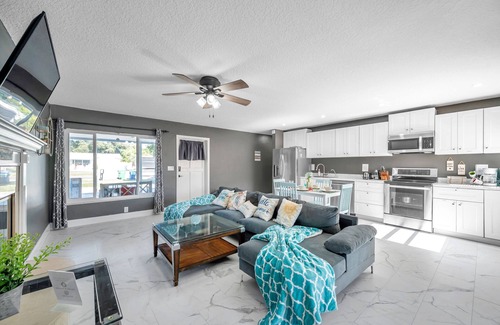 Clearwater House | Lovely Private Heated Pool Home