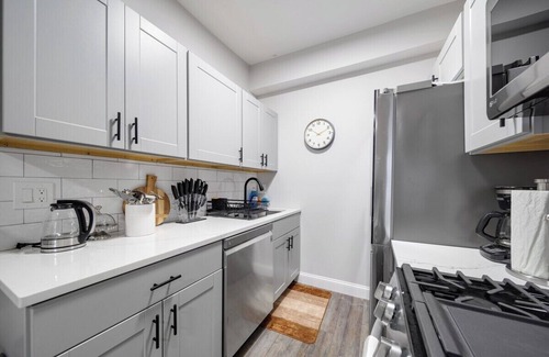 South Boston Apartment | Lovely Private Room with Shared Kitchen near BMC