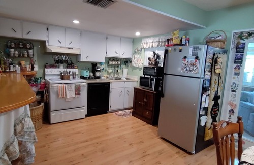 Port Charlotte House | Lovely quiet home for rent. Fully furnished you don’t even need your toothbrush.