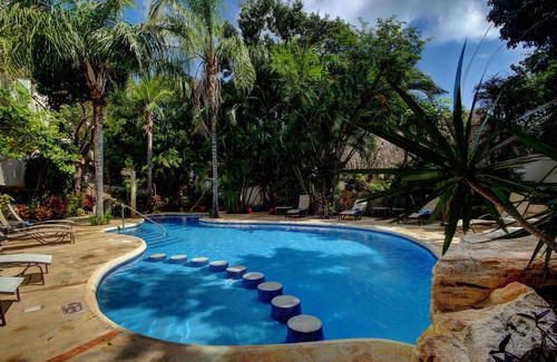 Gonzalo Guerrero House | Lovely & Relaxing Garden Villa
