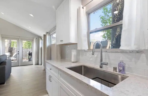Paso Robles House | Lovely Remodeled Home! Walk Downtown! w/firepit
