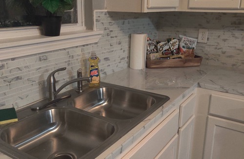 Mid City North House | Lovely Remodeled one bedroom Apartment with free parking