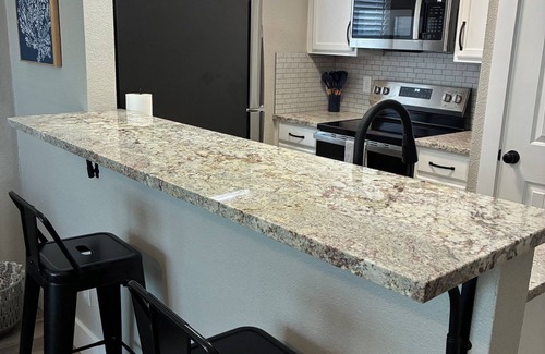 Medical Center District Condo | Lovely renovated 1 bedroom Condo in the middle of the Medical district !