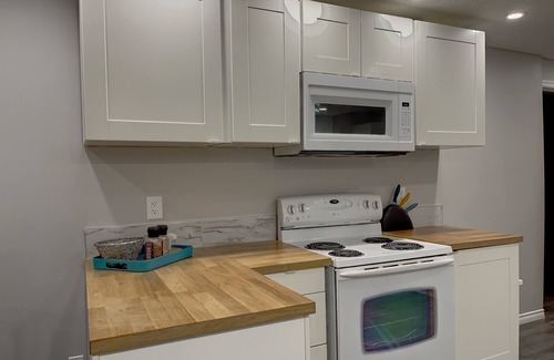 Southwest Edmonton House | Lovely renovated 3-bedroom in South-Central Edmonton