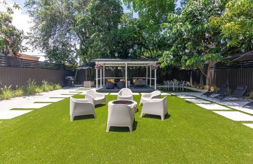 Allapattah Apartment | Lovely rental unit with outdoor garden and firepit