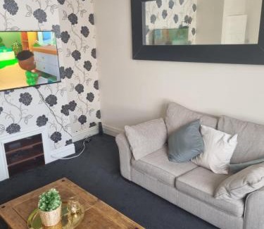 Chadwell Apartment | Lovely residential home 2 bed apartments