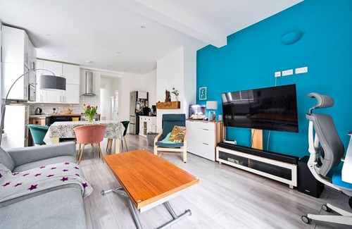 Askew Apartment | Lovely retreat with garden in London