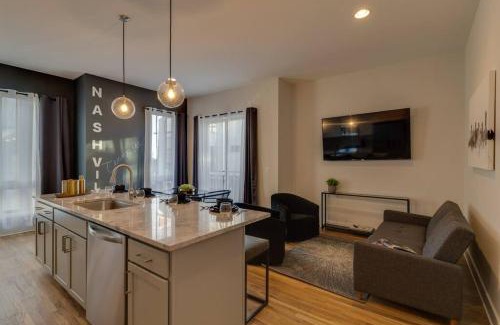 Nashville House | Lovely Rooftop-Game Room-Sleep 8, Near The Opry