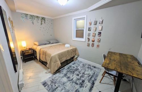Ukrainian Village House | Lovely Room at 3 bedroom Apt at the heart of East Village