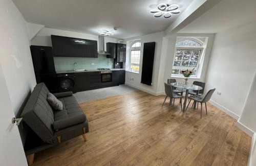 Bromley North House | Lovely room in Bow -2