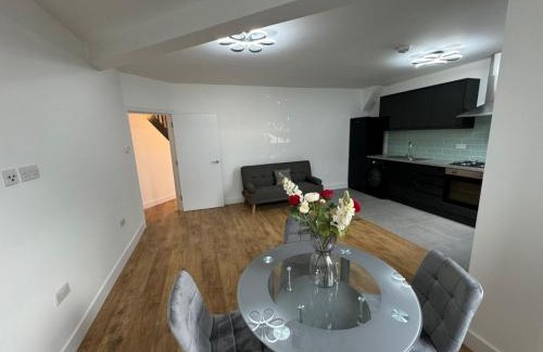 Bromley North House | Lovely room in Bow -2
