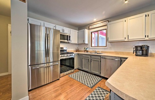 Higgins Lake House | Lovely Roscommon Cabin Less Than 3 Mi to Higgins Lake!