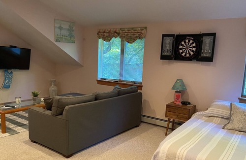Rye Apartment | Lovely Rye studio apt for two 5 min Walk to beach!